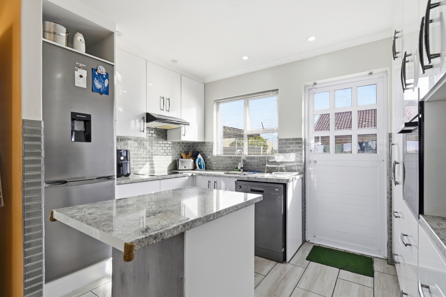 3 Bedroom Property for Sale in Steenberg Western Cape